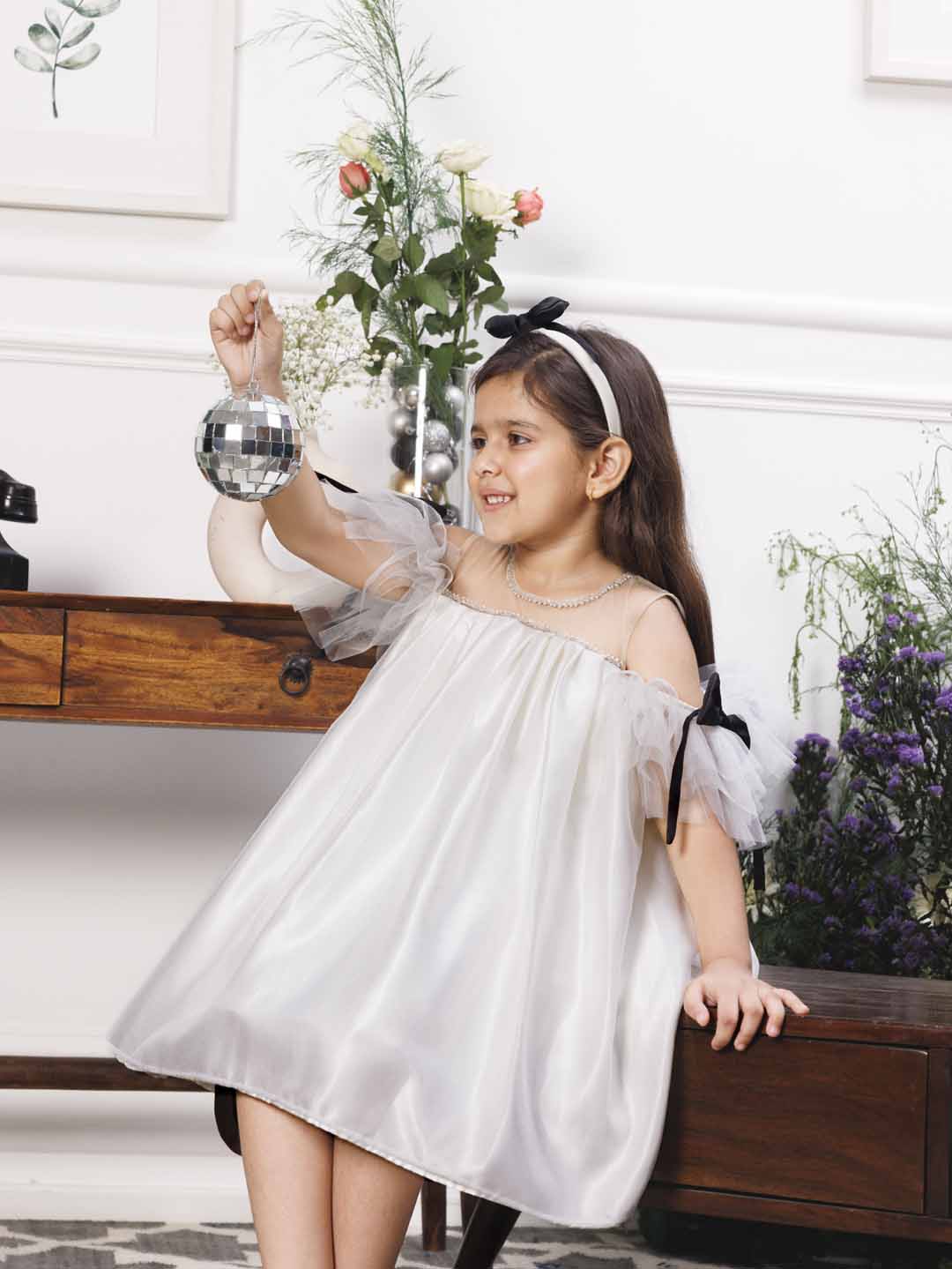 Dolly - A line organza white dress with black bow