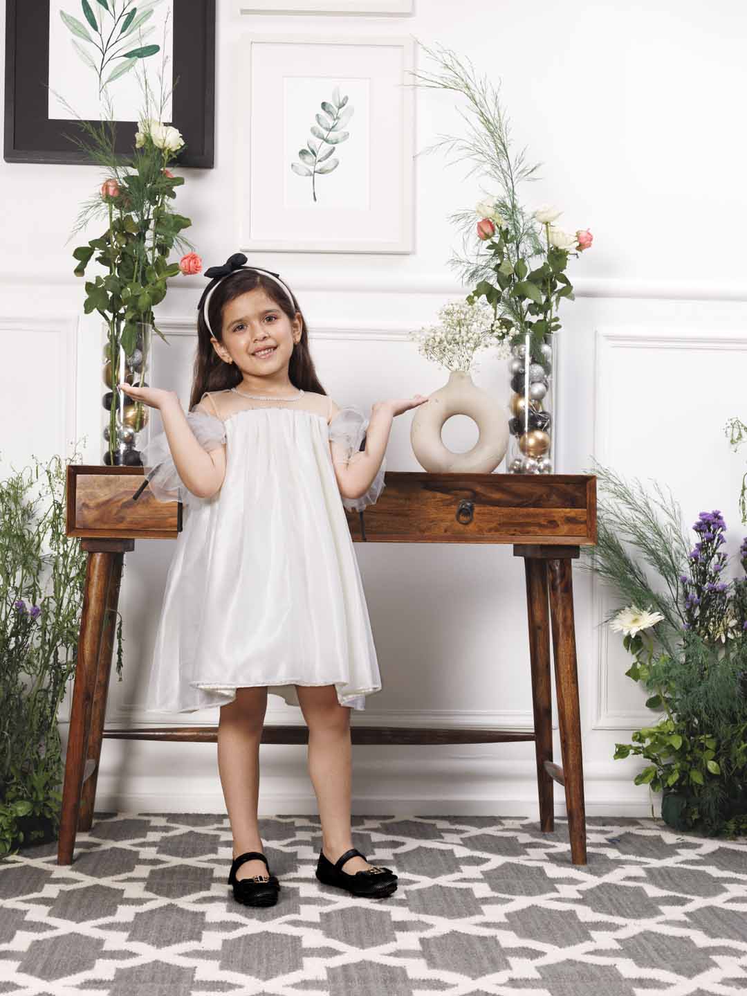 Dolly - A line organza white dress with black bow