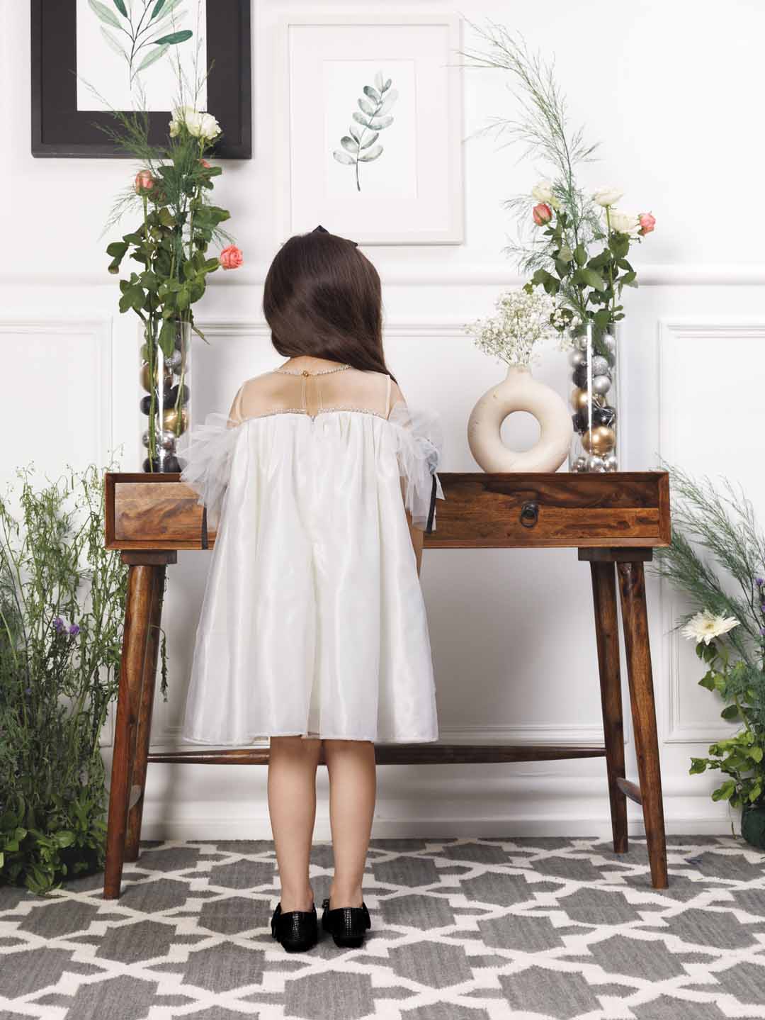 Dolly - A line organza white dress with black bow